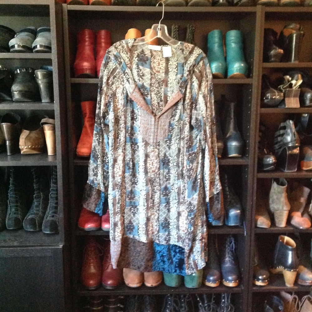 Lightweight hooded boho tunic